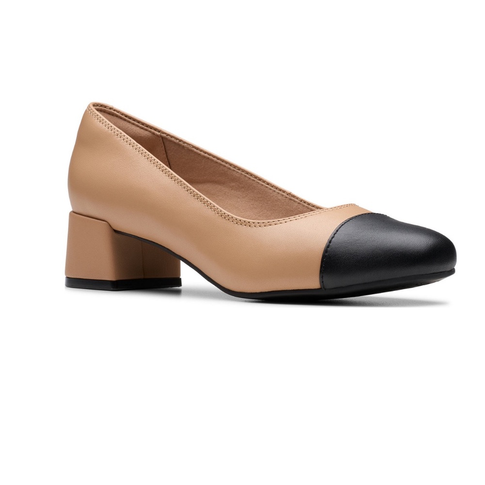 Clarks Beige & Black Cap Toe Block Heel Pumps Women’s Size 8
